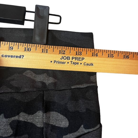 Cabi Camo Side-Seam ATC Pocket Leggings Stretch Black Grey 3931 Size Small - Picture 7 of 9